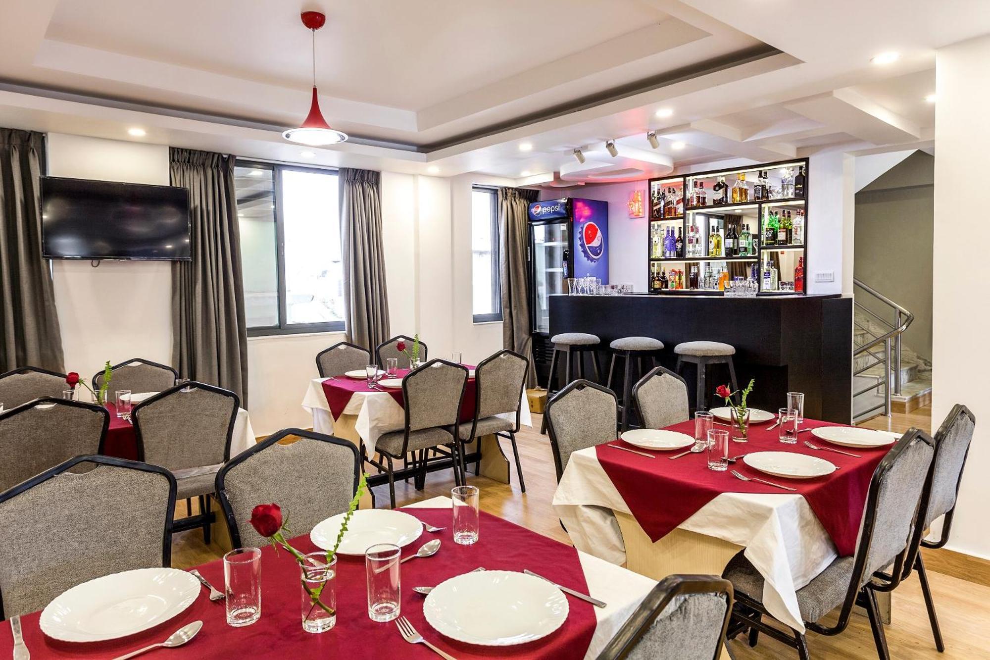 Oyo 123 Hotel Prince Plaza Kathmandu Exterior foto